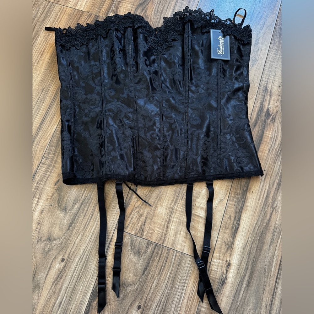 New! Frederick’s of Hollywood Black Lace Corset Top